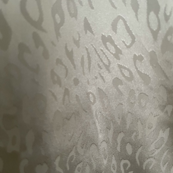 Pretty Little Thing  white leopard print romper - Picture 6 of 6